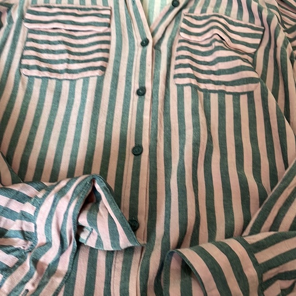 Express Blouse - Picture 3 of 3